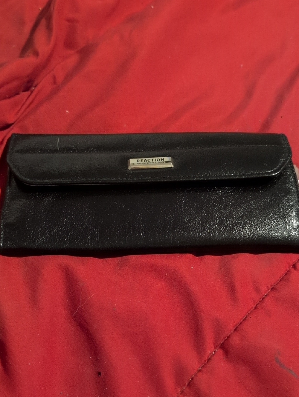 Kenneth Cole Reaction Black Leather Clutch Wallet with Metal Logo